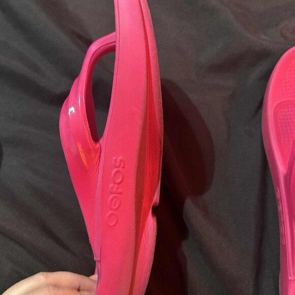 Oofos Slides Sandals - Hot Pink - Picture 4 of 4